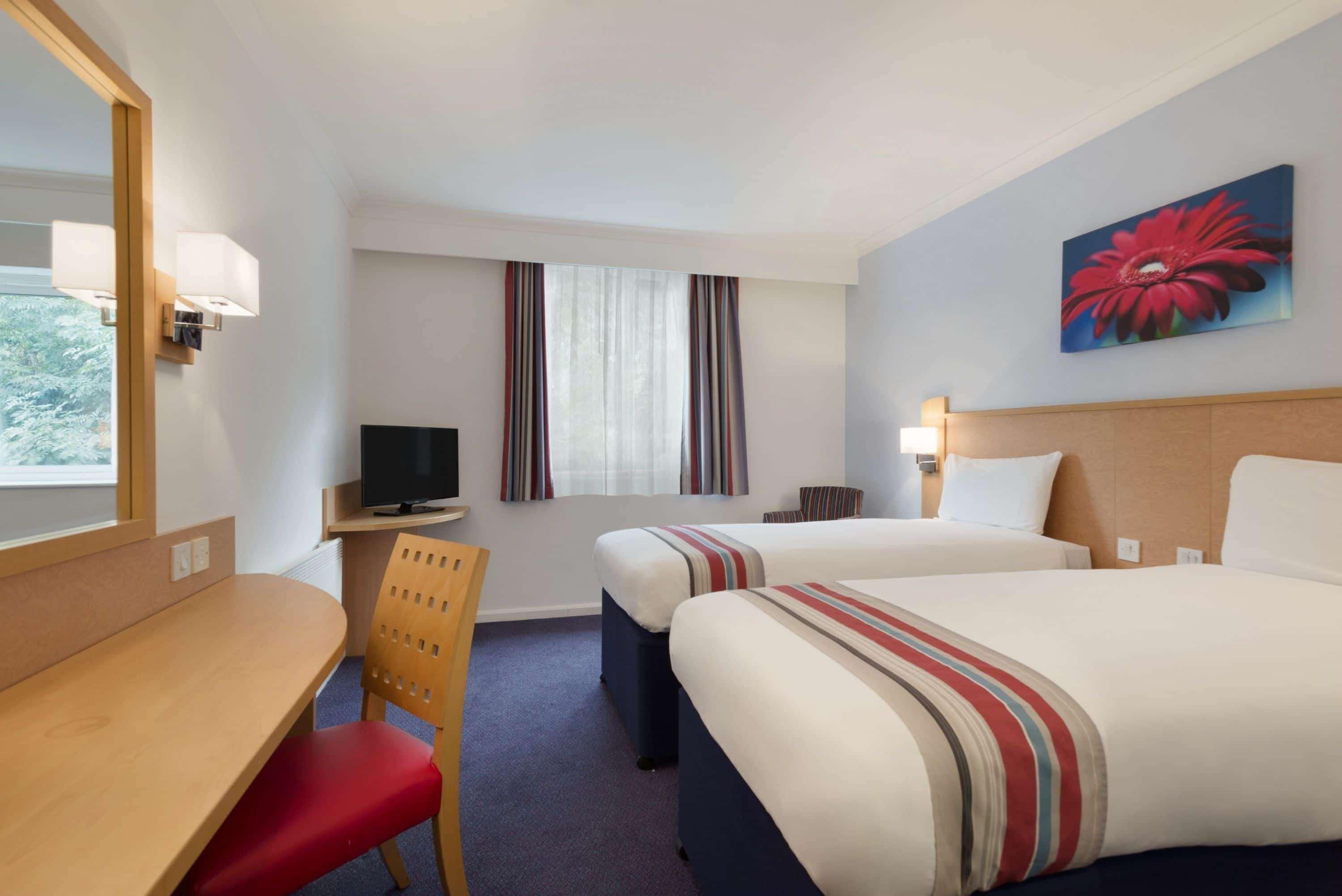 Отель Ramada Вэйкфильд Экстерьер фото