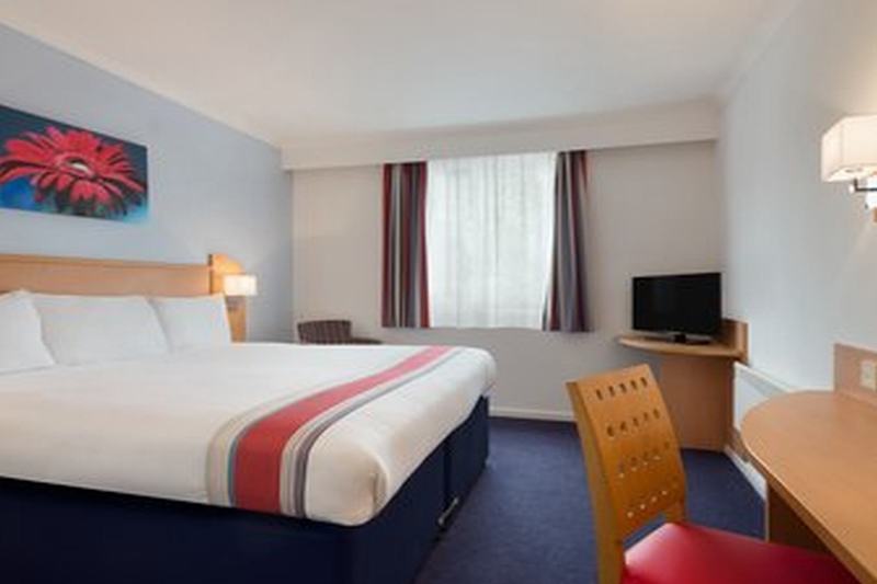 Отель Ramada Вэйкфильд Экстерьер фото